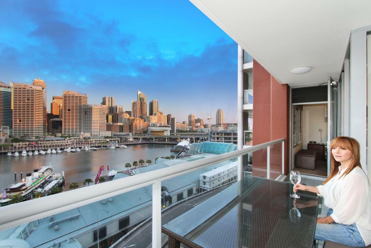 Darling Harbour Waterfront * Sydney