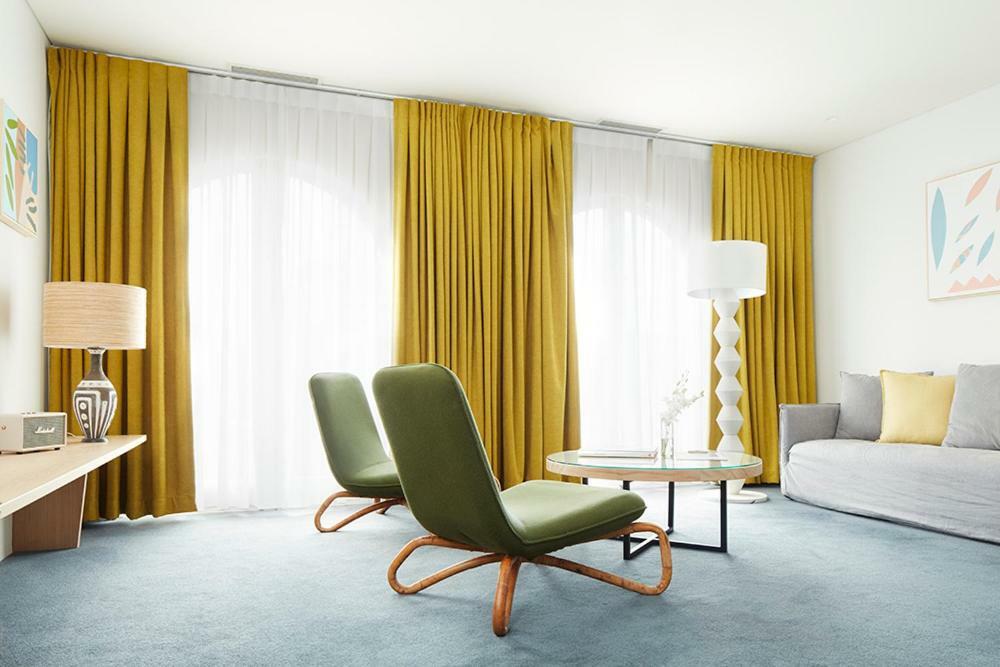 Ravesis Hotel 3*