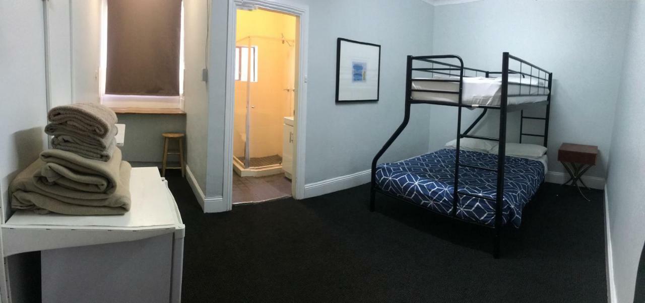 Backpackers * Sydney