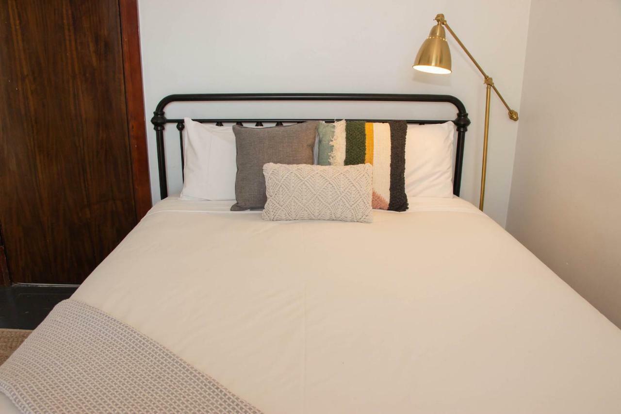 Charing Cross Hotel 2*