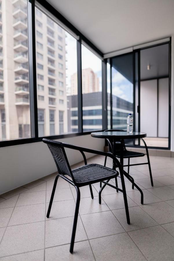 Apartment 91 Liverpool Street, World Tower