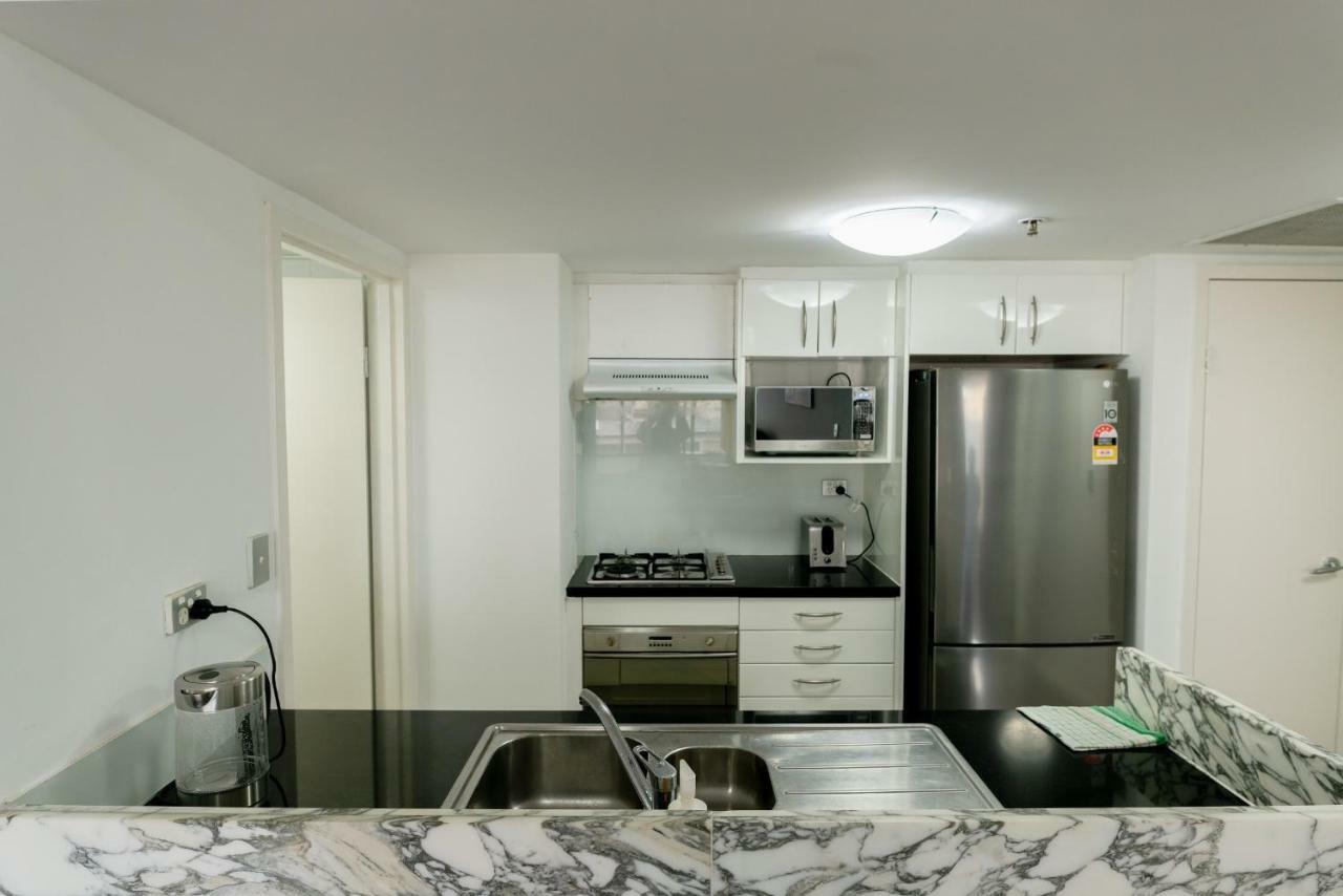 91 Liverpool Street, World Tower Apartment *