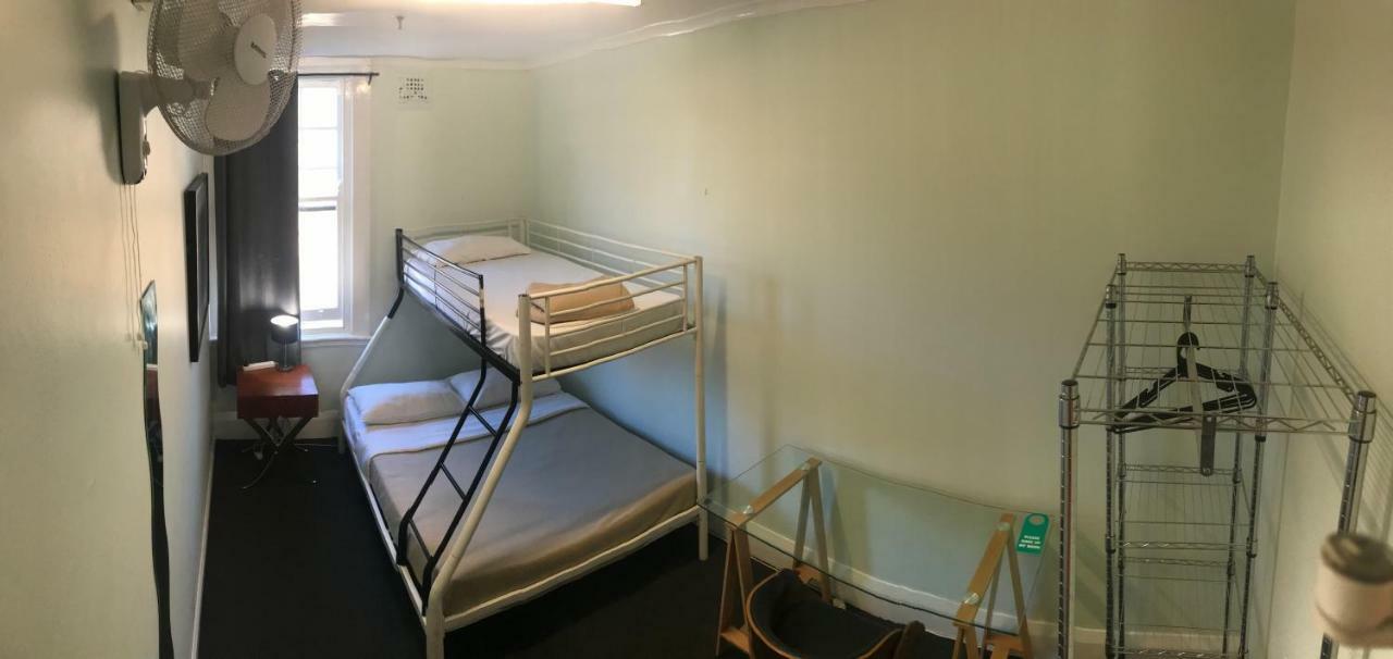 Backpackers * Sydney