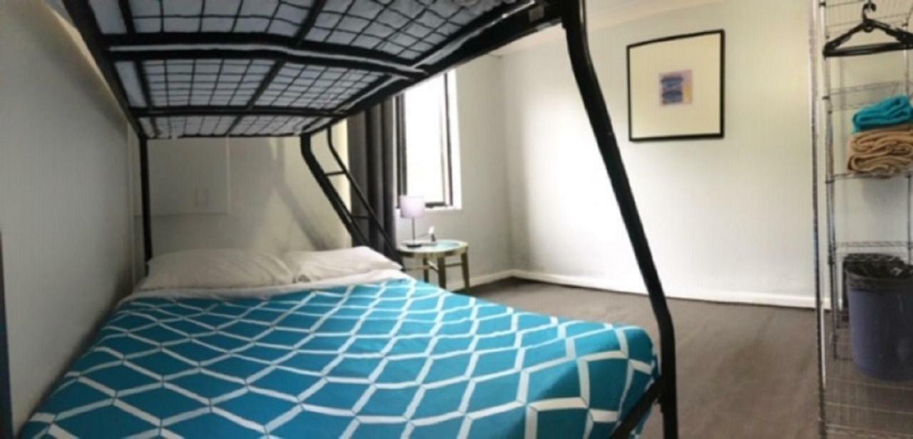 Backpackers * Sydney