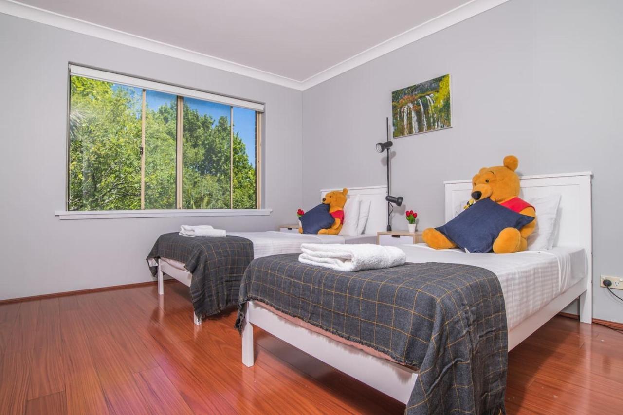 Rustic Hardwood 2 Bedroom In Randwick * Sydney