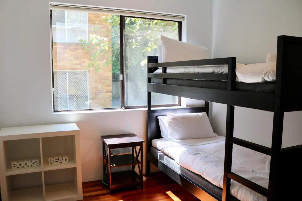 Spacious 3 Bedroom 20 Min To The Cbd Sydney