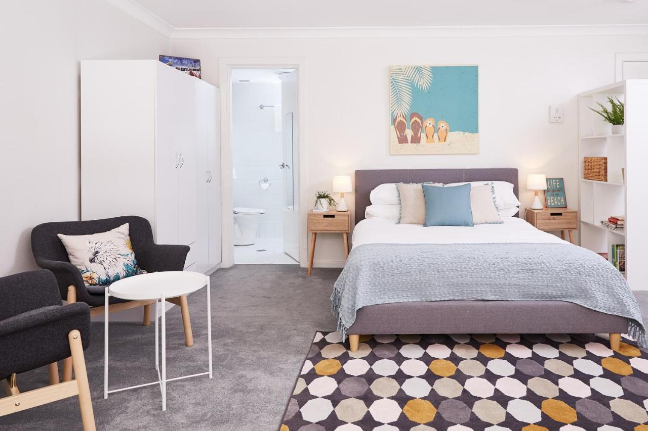 Stylish Manly Studio With Bbq Terrace And Parking