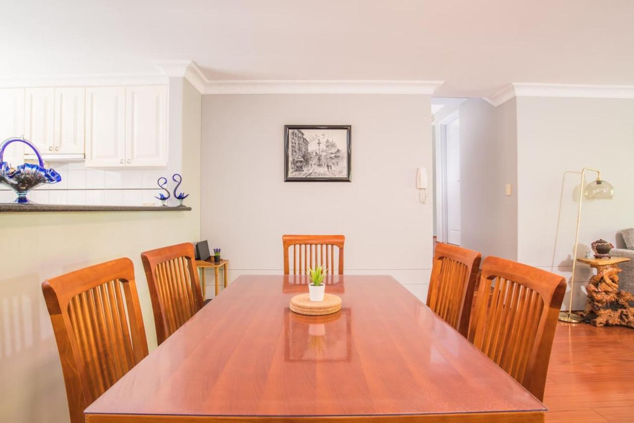 Rustic Hardwood 2 Bedroom In Randwick Sydney