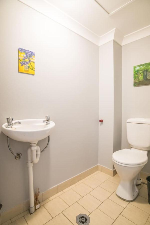 Rustic Hardwood 2 Bedroom In Randwick Sydney