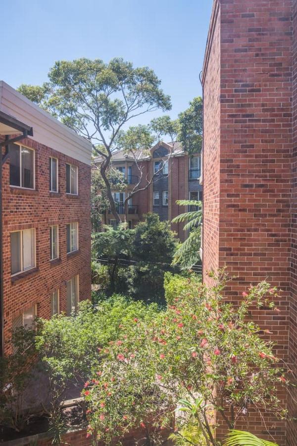 Rustic Hardwood 2 Bedroom In Randwick Apartment *