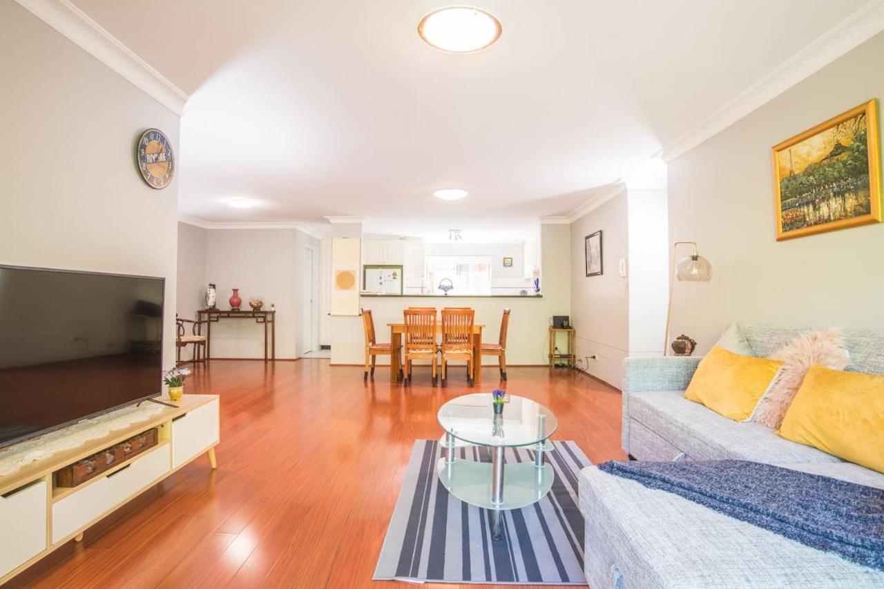 Rustic Hardwood 2 Bedroom In Randwick Sydney