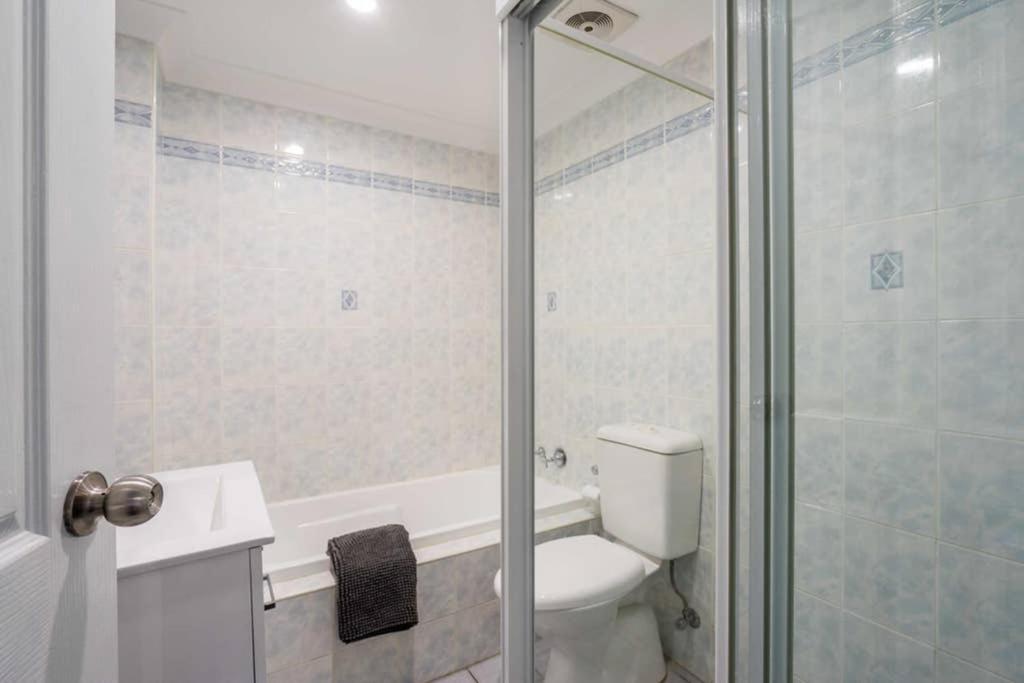 Urban Escape - Parramatta Apartment *