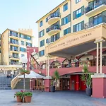 Modern 1 Bedroom Apartment In The Italian Forum
