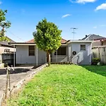 4 Bedroom House 500M To Drummoyne Bay Run