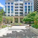 The Alexander Apartments - Harbour Views, Parking, Pool, 24Hr Concierge