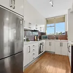 Sunny Bondi Retreat: Beach & Culture Unite!
