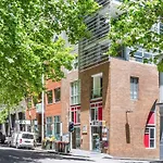 \'Sussex Suite\' Sunny City Living By Darling Harbour