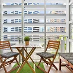 \'Sussex Suite\' Sunny City Living By Darling Harbour