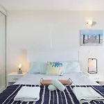 \'Bondi Fairview\' Coastal Panorama With Balcony