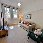 Chic 1-Bed Unit At Potts Point