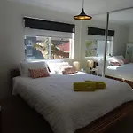 Sunny 2 Bed Restaurants Beach At Door Pets O.K