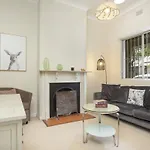 Comfortable Terrace In Central Location