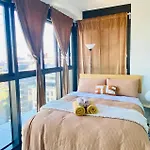 High Level Apartment In St Leonards