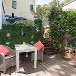 Bright Home In Trendy Newtown Close To The Park
