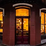Snug Studio Apartment In Surry Hills\' Heart