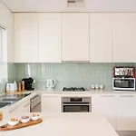 New Furnish, 3 Min Syd Airport, 1 Min Walk Beach