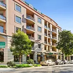 Spacious Inner-West 2-Bed With Alfresco Dining