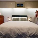 Luxe Executive Suite With Breakfast And Snacks In Paddington Near Rushcutters Bay, Darlinghurst, St Vincents