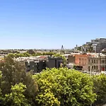 City 2 Bed 2 Bath Parking, Mins To Train And Cbd