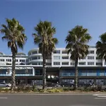 Pacific Chic Luxury Pad - Beachfront Aircon Lift
