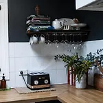 Charming Vintage Flat Near Newtown. 11Am Checkout.