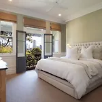 Chic Urban Designer Terrace