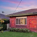 Family Retreat House 3 Bdrm With Parking Netflix Close To Train