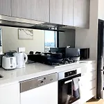 Spacious Apartment Near Airport & Ramsgate Beach