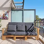 Sun-Drenched Penthouse-Style Studio With Lrg Terrace