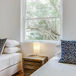 Art Deco 2-Bed Close To City And Harbour