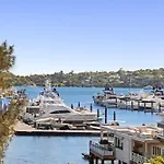 Superb 2-Bed Apartment Facing Rose Bay Marina