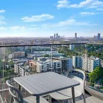 Luxury 1Br Apt With Stunning City Skyline Views
