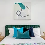 Modem Stylish 2 Bedroom Apt Op