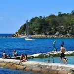 Quiet Little Manly 1 Bed - 3Mins Walk Harbour & Beaches