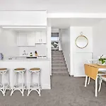Stunning Ocean Views With Manly At Your Doorstep
