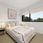 Archer Luxe Retreat, Prime Location & Easy Access W Parking