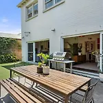 Spacious Garden Retreat-Opposite Centennial Park!