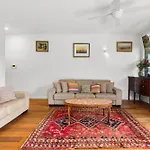 Spacious 2-Bed Retreat With Bbq & Courtyard