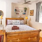Charm & History 3Bdr Cottage Close To Harbour Views