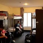 790 On George Backpackers